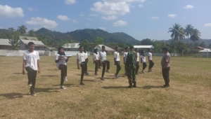 Koramil 1628-01/Taliwang Aktif Kawal Paskibraka, Komsos, hingga Panen Petani