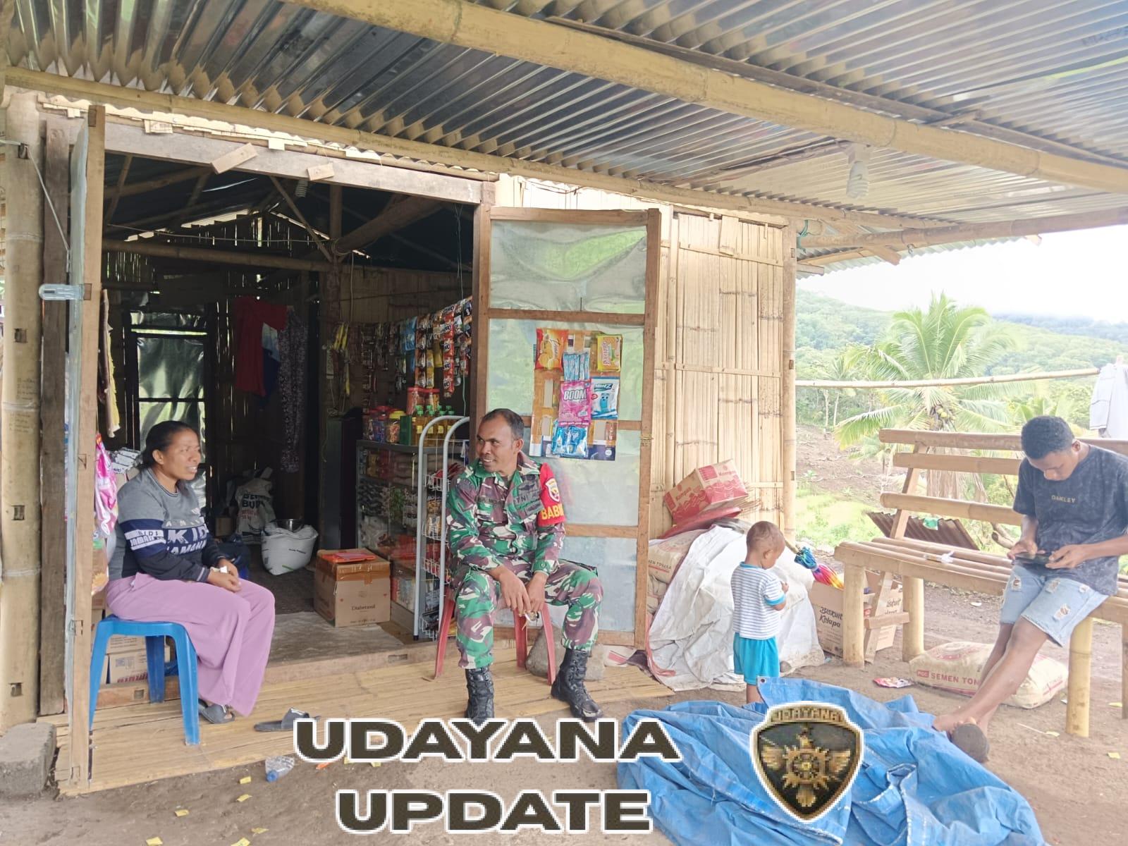 Serda Fransiskus A. Moa, Babinsa Detusoko, Sampaikan Pesan Kewaspadaan Cuaca kepada Warga Warung Ekolea