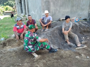 TNI AD Perkuat Kamtibmas dengan Kegiatan Monitoring dan Komsos di Desa Reworena