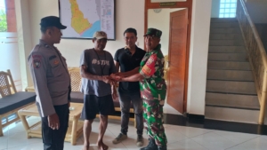 Babinsa Belega Dampingi Penyaluran BLT Dana Desa kepada 26 KPM