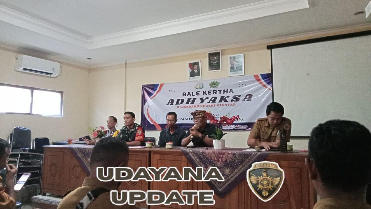 Babinsa Siangan Hadiri Penyerahan SK Purna Tugas Kelihan Dinas Banjar Bandung