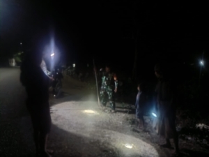 Babinsa Mediasi Warga dan Ikut Karya Bakti Sambut HUT RI ke-80 di Rote Ndao