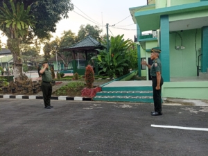 Kasdim Klungkung Pimpin Upacara Bendera Hari Senin