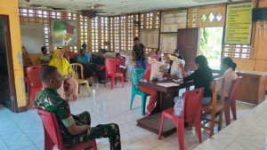 Bantuan Beras Ketahanan Pangan untuk 132 Keluarga di Desa Watumilok, Babinsa Harap Berjalan Lancar