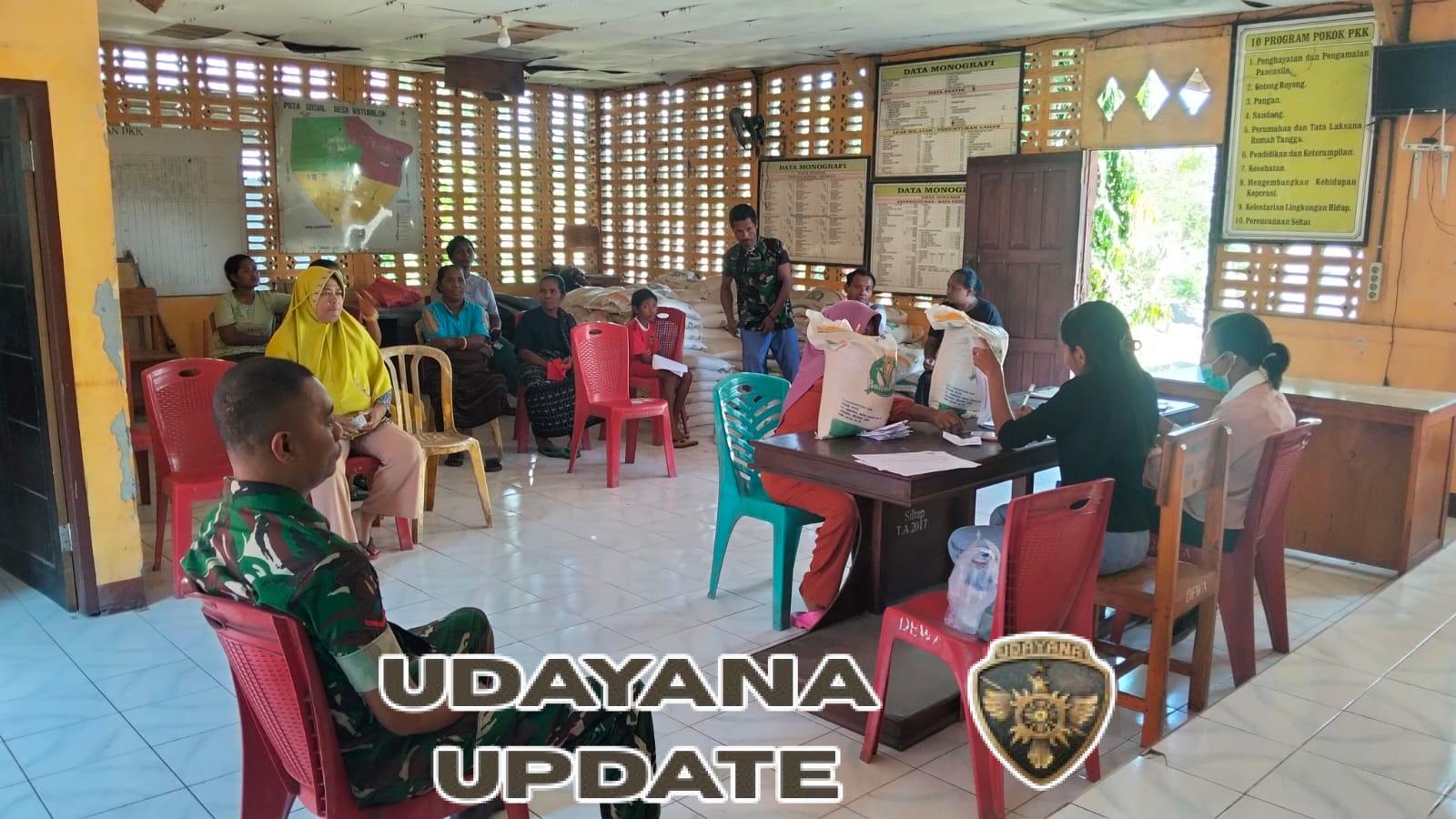 Bantuan Beras Ketahanan Pangan untuk 132 Keluarga di Desa Watumilok, Babinsa Harap Berjalan Lancar