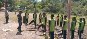 Babinsa dan Bhabinkamtibmas Berikan Pelatihan Paskibraka, Sambut HUT RI ke-80