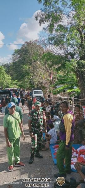 Babinsa Komsos Dengan Pedagang di Pasar Himbau Jaga Kebersihan Pasar