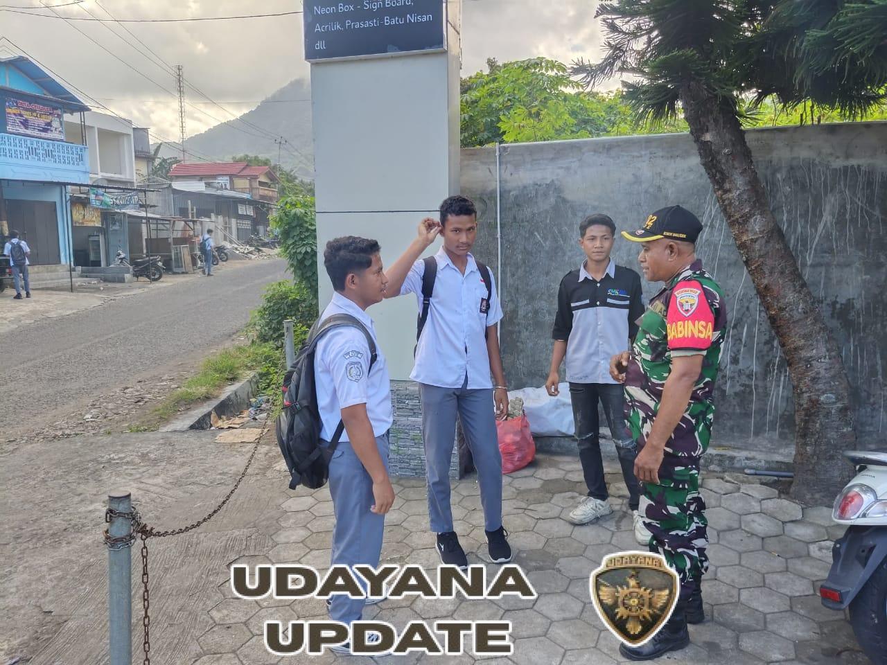 TNI Aktif Bina Generasi Muda, Babinsa Ende Lakukan Penertiban Pelajar di Wilayah Binaan