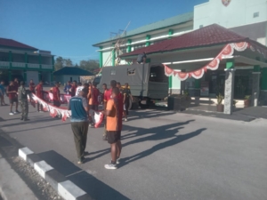 Pasang Bendera Merah Putih, Prajurit Makodim 1629/SBD Tunjukkan Cinta Tanah Air
