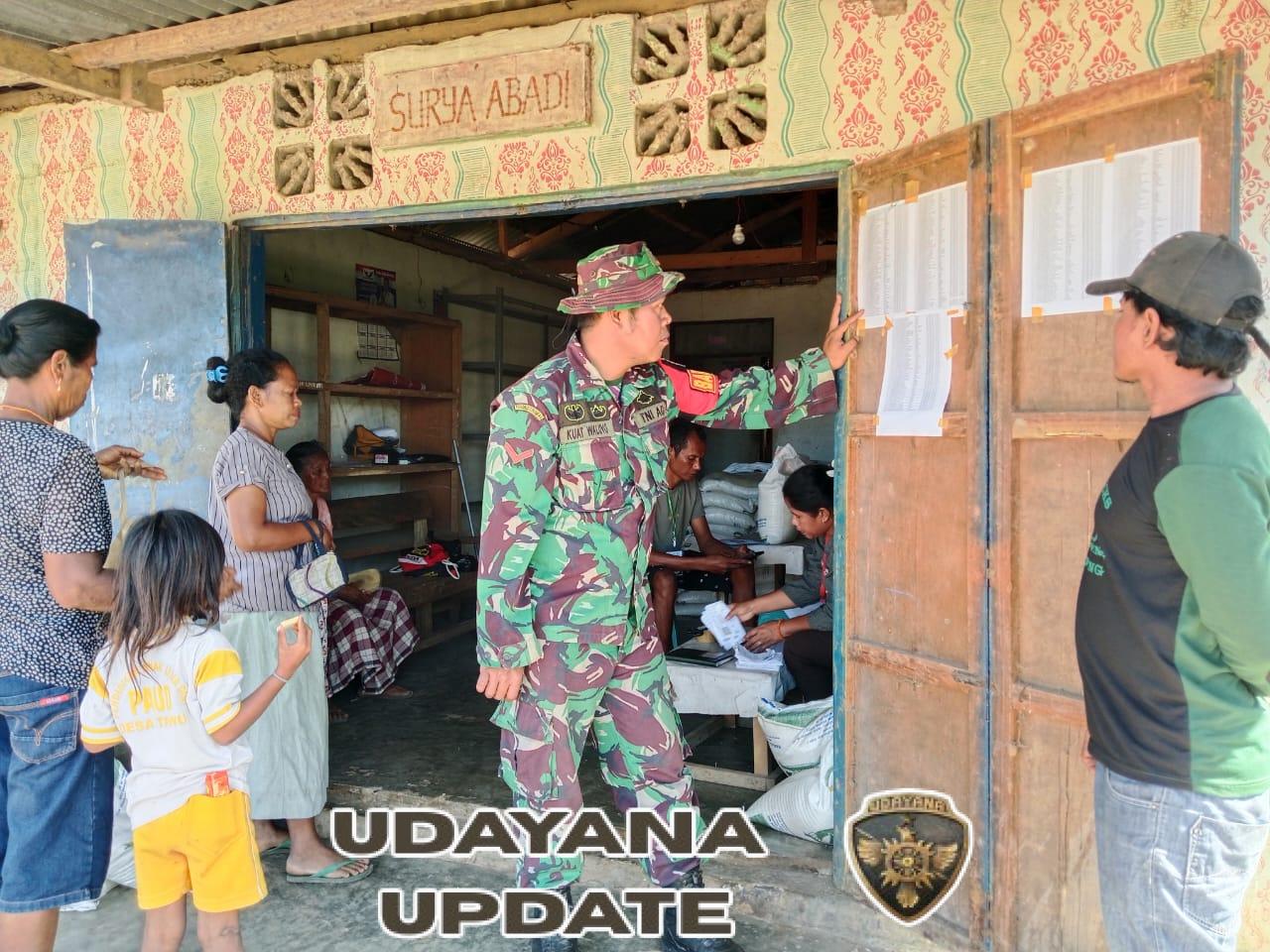 TNI Bersama Pemerintah Salurkan Bantuan Pangan untuk Warga Pinupahar