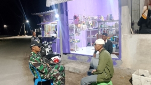 Babinsa Koramil 1614-02 kempo Giat Ronda Malam Jaga Kamtibmas.