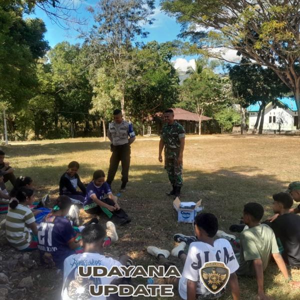 Motivasi Nasionalisme, Babinsa dan Bhabinkamtibmas Dukung Latihan Paskibraka di Biboki Selatan