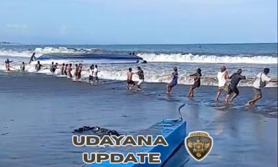 Fast Boat Tenggelam di Perairan Padang Galak, Babinsa dan Warga Bantu Evakuasi