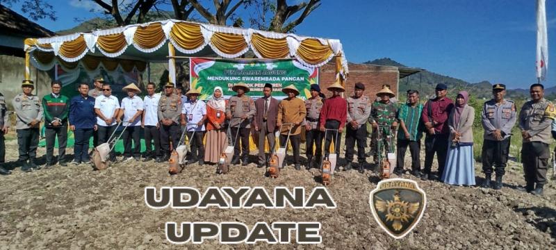 Babinsa Menala dan Santri Ponpes Al-Ikhlas Kompak Tanam Jagung Demi Swasembada Pangan