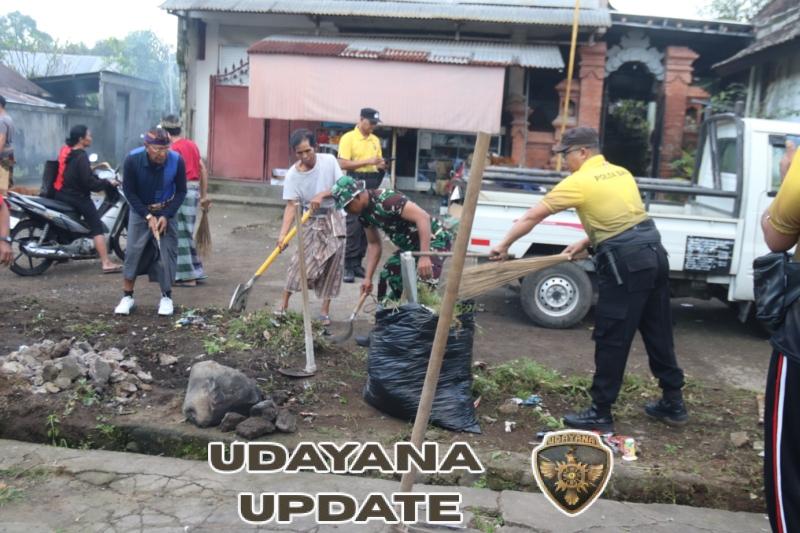 TNI Polri Dan Masyarakat Bersatu, Karya Bhakti Bersih-Bersih Lingkungan Di Dusun Bajing