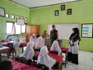 Serda Faris dan Serka Iksan Pimpin Penyaluran Paket MBG di Kelurahan Jatibaru Timur dan Jatiwangi