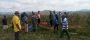Koptu Ketut Robin Suardana Dampingi Petani Desa Biloe dalam Penggunaan dan Perawatan Mesin Pertanian