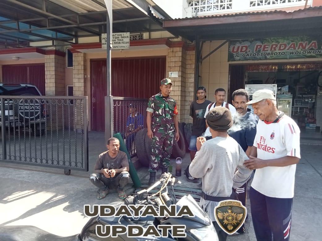 Babinsa Kodim 1602/Ende Aktif Jaga Keamanan Wilayah Ende Timur Melalui Komsos dan Pamwil