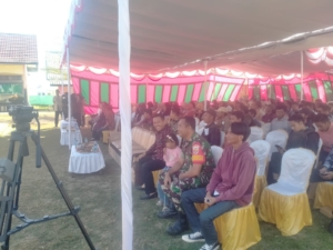 Babinsa Kelurahan Telaga Bertong Hadiri Penyerahan Kartu Sumbawa Barat Maju di SMPN 7 Taliwang.