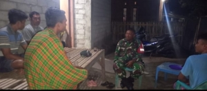 Babinsa Kiwu Gencarkan Patroli Malam, Warga Diajak Jaga Ketertiban