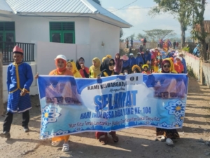 Koramil 1608-06/Wawo Amankan Pawai Budaya Hari Jadi Desa Raba ke-104