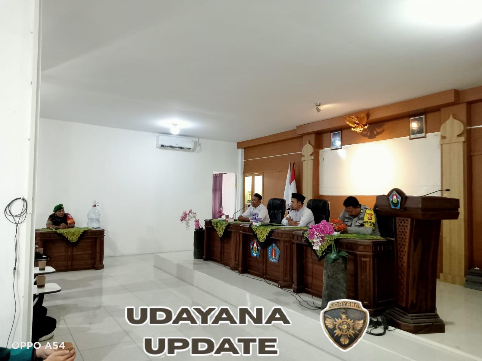 Gelar Kandidat Sarjana Mengabdi, 10 Mahasiswa Dan Mahasisiwi Unisma terima Pemdes Dan Babinsa Kampung Gelgel