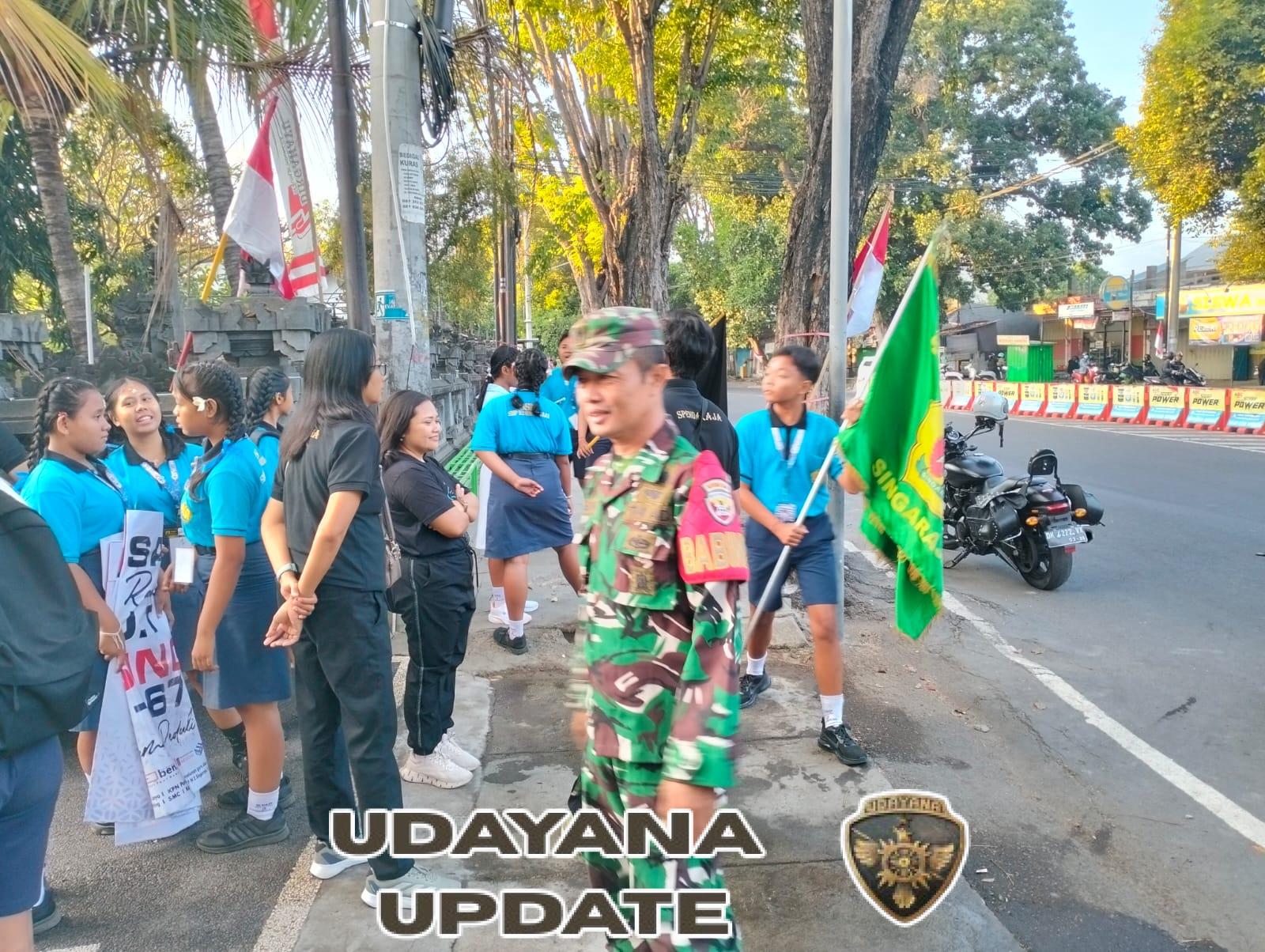 Amankan Jalan Santai, Babinsa Banyuasri Wujudkan Sinergi dan Kebersamaan