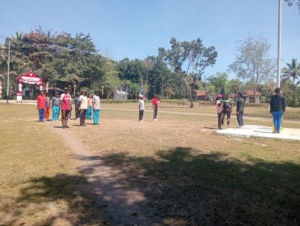 Babinsa Koramil 1618-01/Miotim Bersama Anggota Satgas RI-RDTL Siapkan Paskibra Noemuti