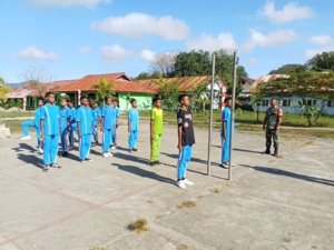 Babinsa dan Babinkamtibmas Siapkan Siswa Paskibraka Kecamatan Biboki Tanpah