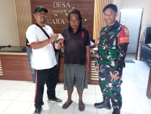 Sinergitas TNI Dan Pemdes, Babinsa Banjarangkan Pastikan Pencairan BLT DD Aman Dan Lancar