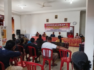 Babinsa Bengkala Pastikan Penyaluran BLT DD Berjalan Aman dan Tertib