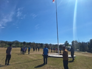 Latihan Paskibra HUT RI ke-80, TNI-Polri Tanamkan Disiplin dan Nasionalisme di SMA Binino