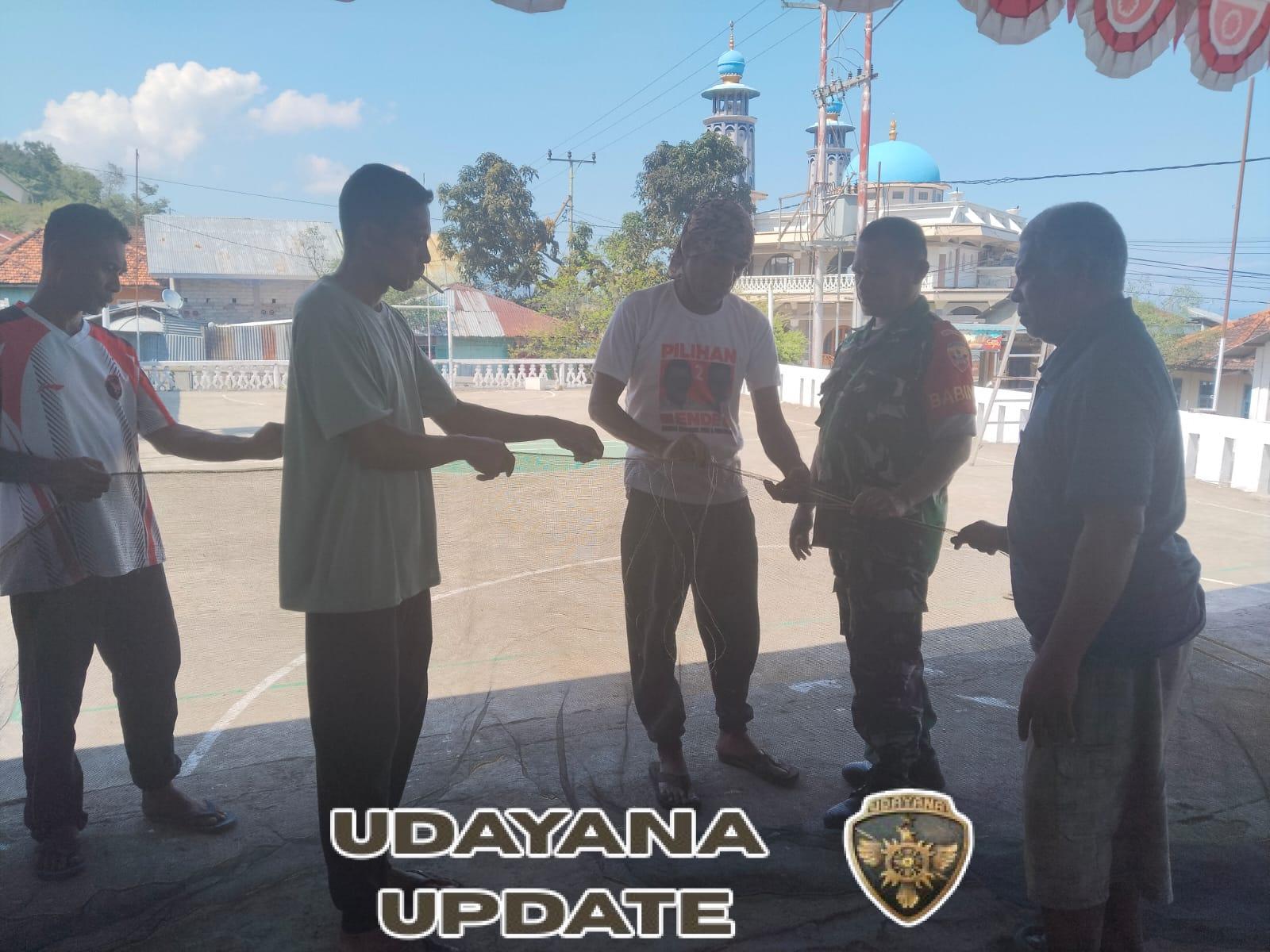 Sinergi TNI dan Warga, Pembenahan Lapangan Voli di Desa Borokanda Berjalan Lancar