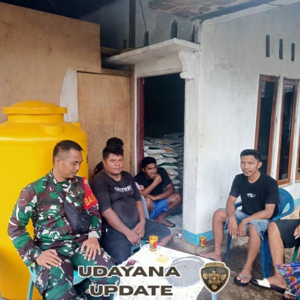 Babinsa Kodim 1602/Ende Ajak Masyarakat Jaga Kebersihan dan Keamanan Desa Wolosambi