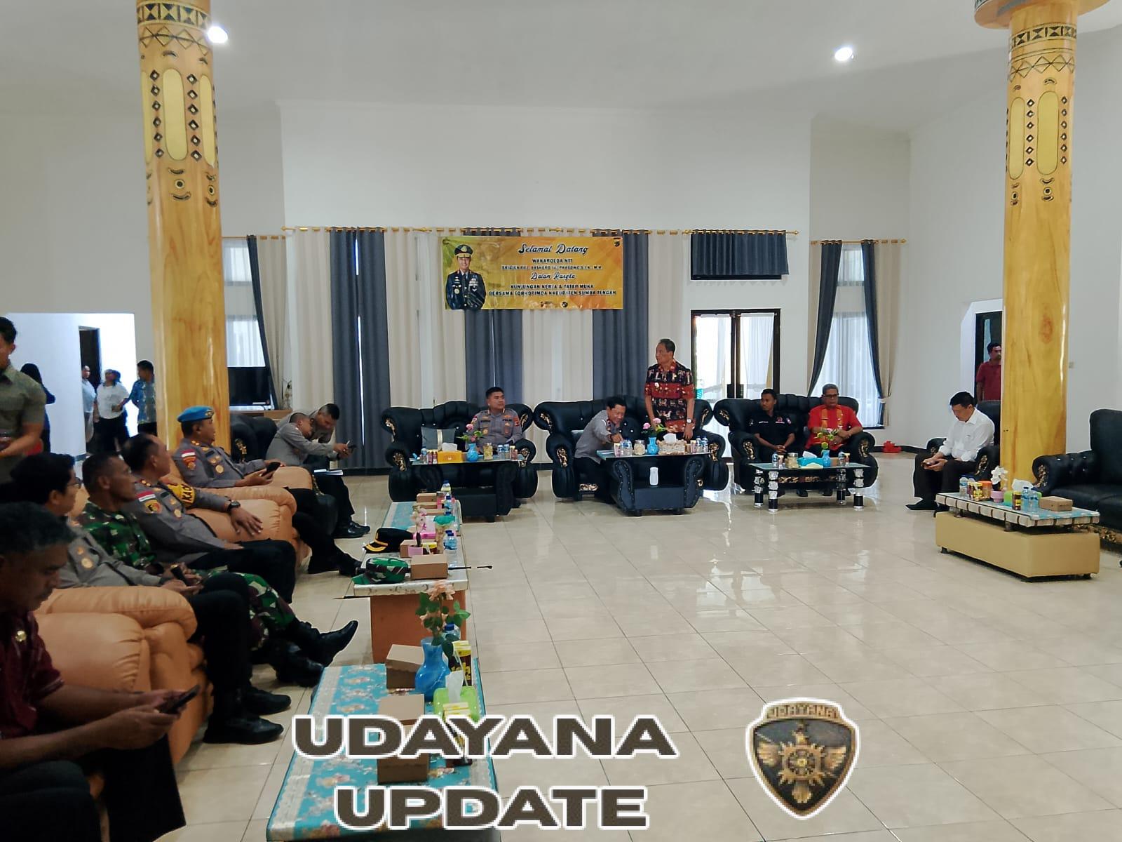 Kunker Waka Polda NTT, Dandim 1613/Sumba Barat Ikut Dalam Penyambutan