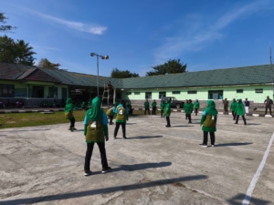 Semarak HUT RI ke-80, Kodim 1613/Sumba Barat Gelar Lomba Tarik Tambang dan Voli Putri