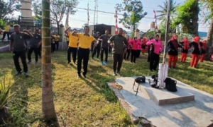 Sinergi TNI-Polri Meriahkan HUT POLRI ke-79 di Woha dengan Apel dan Senam Bersama