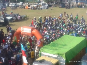 Babinsa Gapit Amankan Trabas Motor Trail 500 Peserta Meriahkan HUT RI ke-80