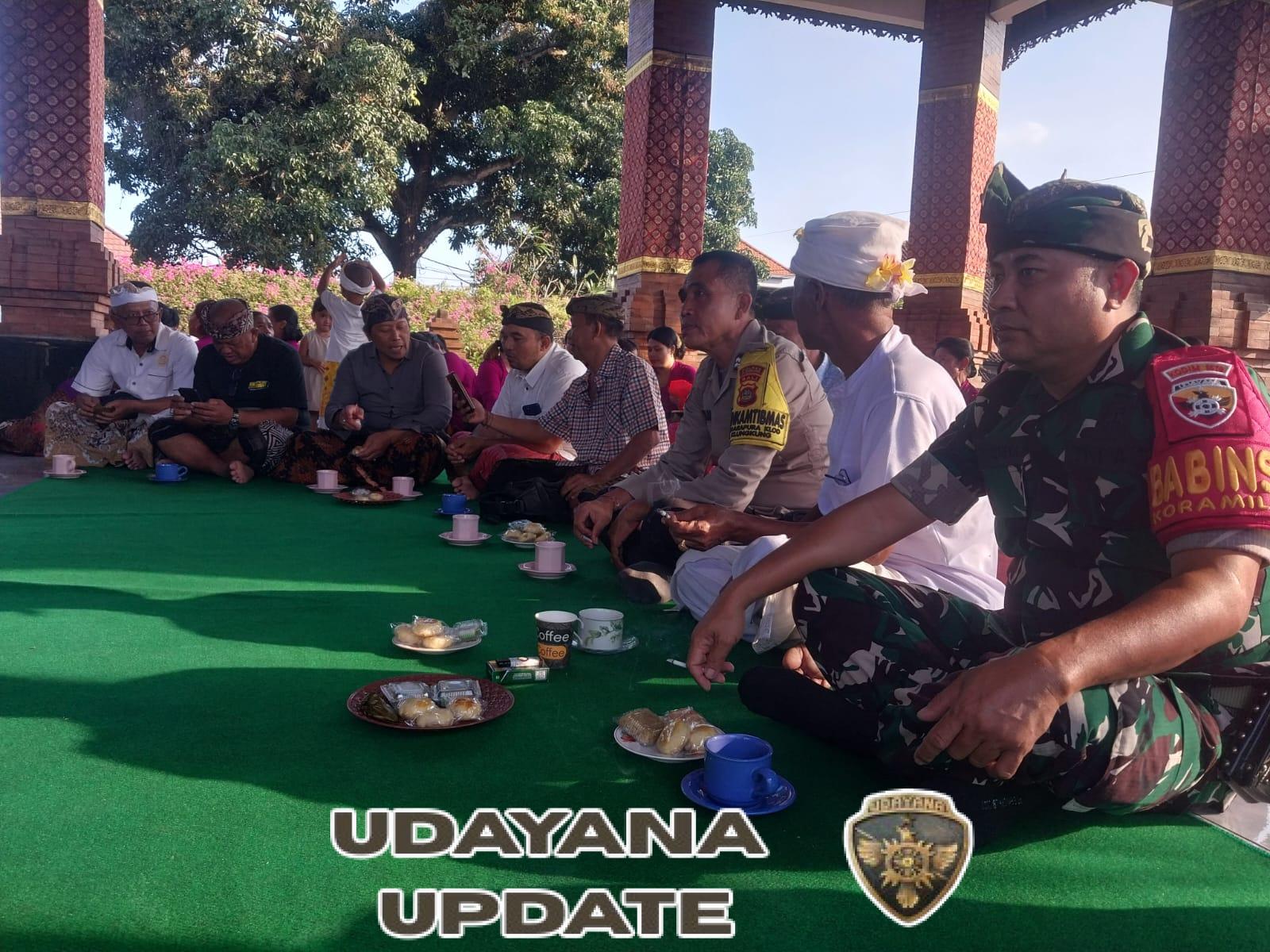 Hadiri Pengukuhan Kelian Banjar Dan Sembahyang Bersama, Babinsa Semarapura Tegaskan Komitmen Selalu Hadir Dalam Kegiatan Masyarakat