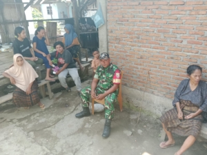 Babinsa Kodim 1602/Ende Aktif Lakukan Pamwil dan Komsos di Kecamatan Ende