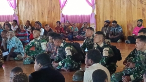 Hangatnya Persaudaraan di Tanah Papua Lewat Minggu Kasih Satgas Yonif 743/PSY