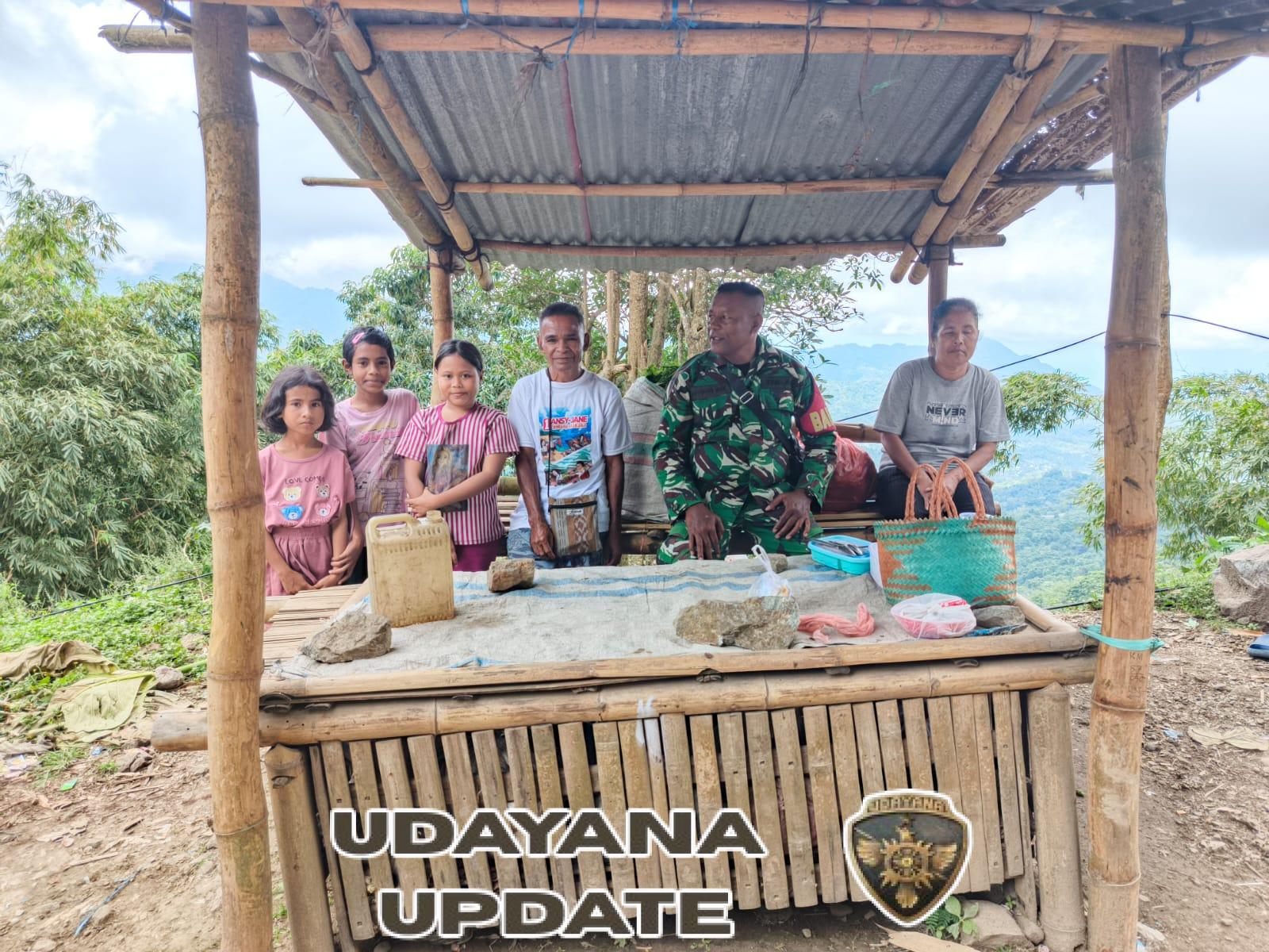 Babinsa Ende Jalin Sinergi dengan Warga Lewat Kegiatan Komsos dan Monitoring Wilayah