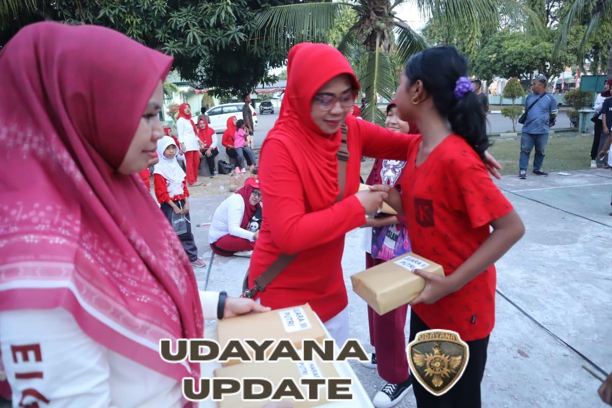 Persit KCK Cabang XXVI Kodim 1607/Sumbawa Meriahkan HUT ke-79 RI dengan Lomba dan Pembagian Hadiah