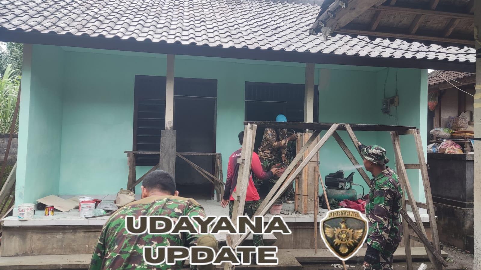 Gotong Royong TNI dan Warga Rehab RTLH di Banjar Peninjoan