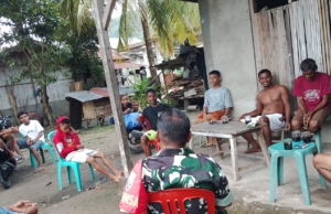 Babinsa Kodim 1602/Ende Himbau Masyarakat Hindari Judi Online di Kecamatan Maukaro