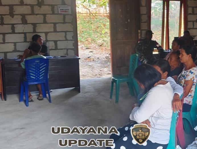 Babinsa Serka Maxem Mboro Ajak Warga Kibarkan Bendera Merah Putih