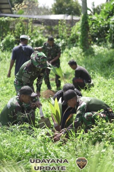 Dansatgas Bersama Warga Desa Batuan Wujudkan Penghijauan Lewat TMMD 125