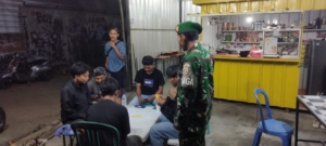 Piket Koramil 1628-03/Seteluk Laksanakan Patroli Malam Jaga Kondusifitas Wilayah