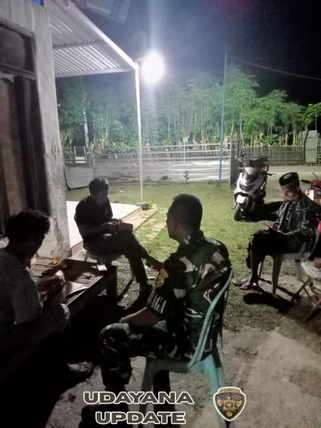 Babinsa Poto Tano Laksanakan Patroli Malam Jaga Kondusifitas Wilayah