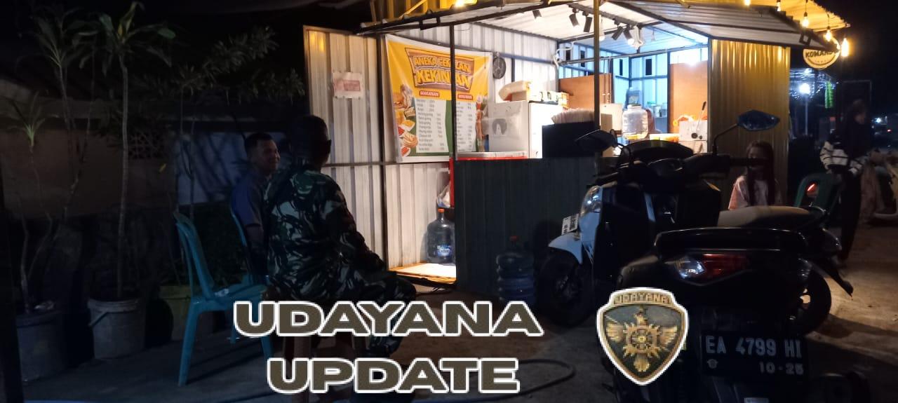 Babinsa Sekongkang Ajak Warga Jaga Keamanan Lewat Patroli Malam